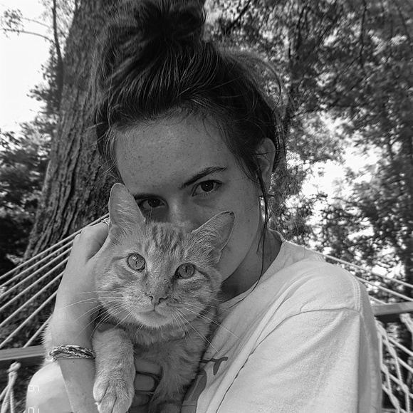 Meet your Posher, Emilee - Picture 1 of 1